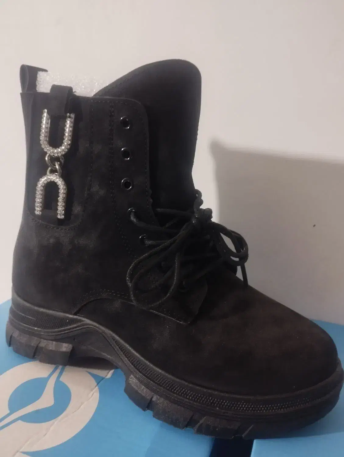 نیم بوت|کیف، کفش، کمربند|پاکدشت, پاکدشت (مامازند)|دیوار