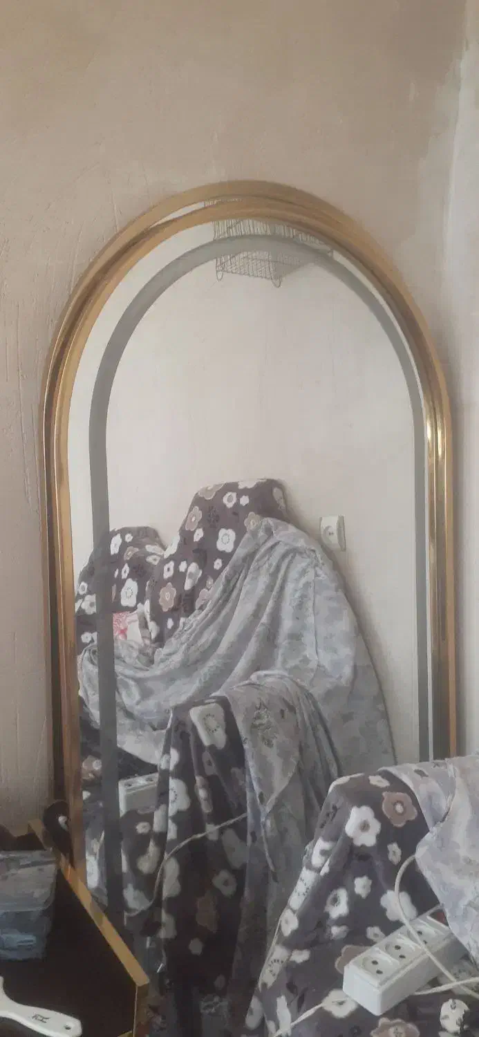 آیینه آرایشگاه مردانه|آرایشگاه و سالن‌های زیبایی|میاندوآب, |دیوار