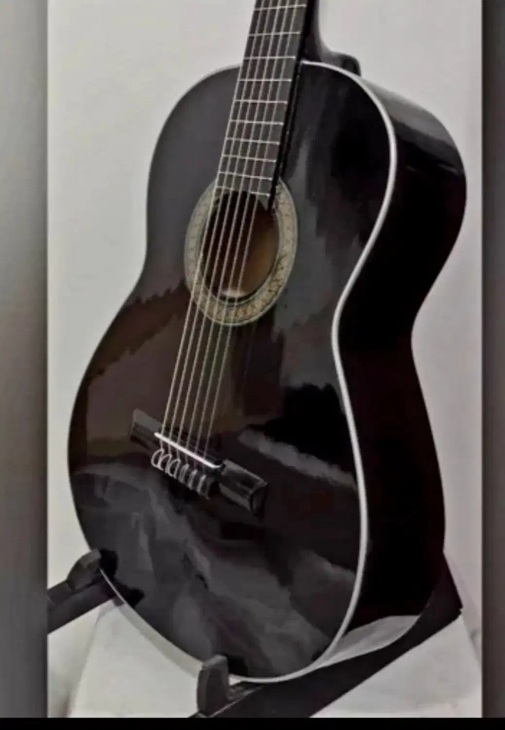 گیتار دیاموند|گیتار، بیس، امپلیفایر|شیراز, فرهنگ شهر|دیوار