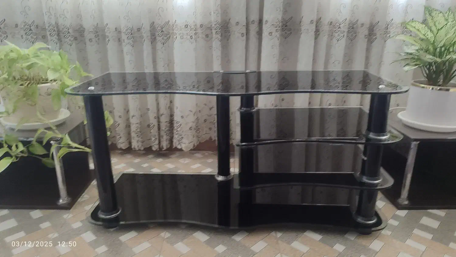 میز تلویزیون شیشه ای سالم|میز تلویزیون|بروجرد, |دیوار