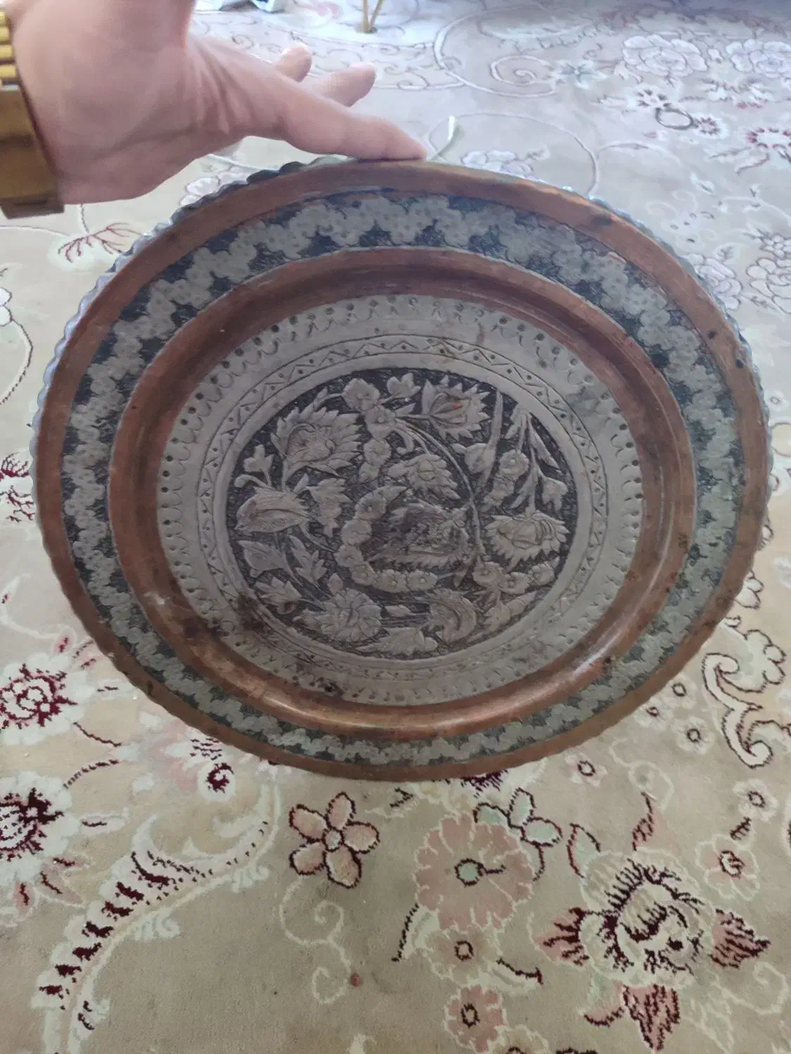 سینی|کلکسیون اشیاء عتیقه|ایلام, |دیوار