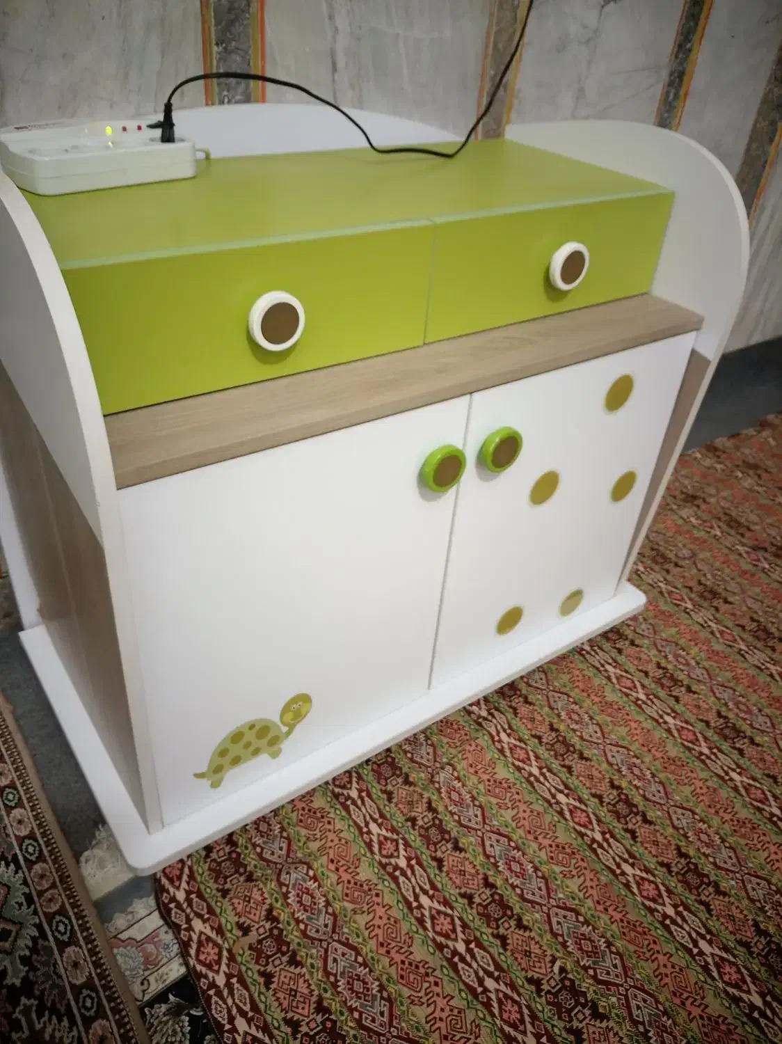 دراور (جاکفشی)همراه دو کشو|جاکفشی، کمد، دراور|نجفآباد, فیروزآباد|دیوار