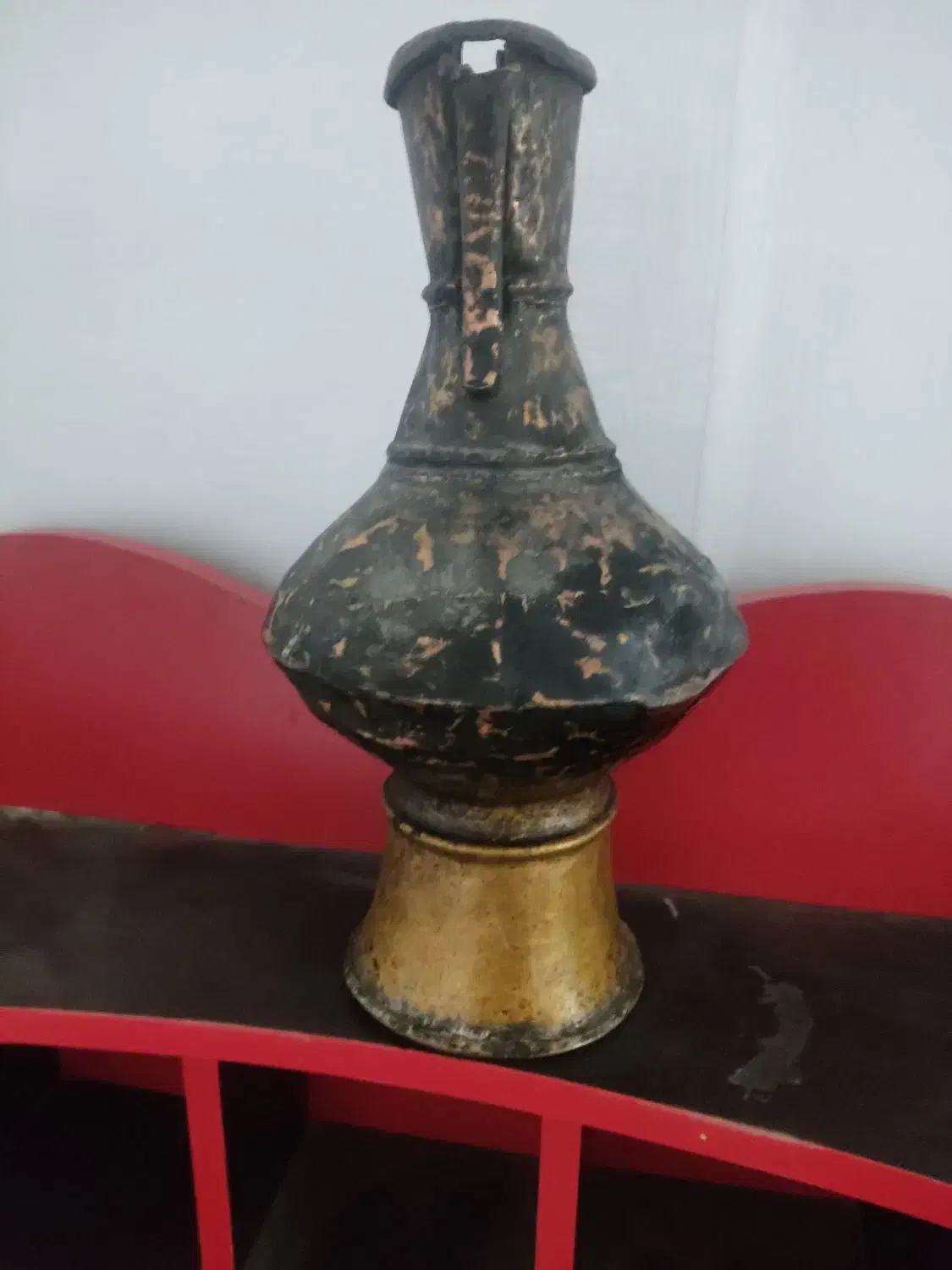 ظرف آب بسیار قدیمی|کلکسیون اشیاء عتیقه|بجنورد, |دیوار