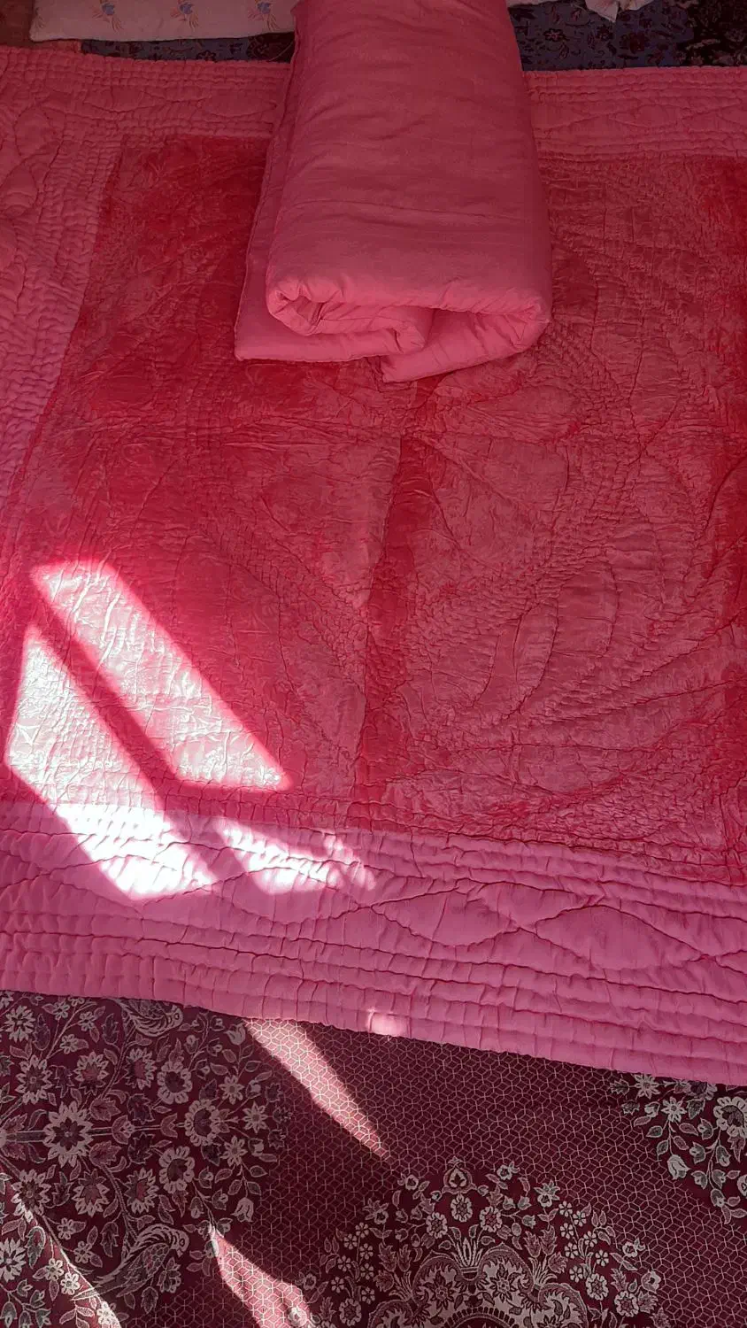 لحاف و تشک|رختخواب، بالش، پتو|ابریشم, |دیوار