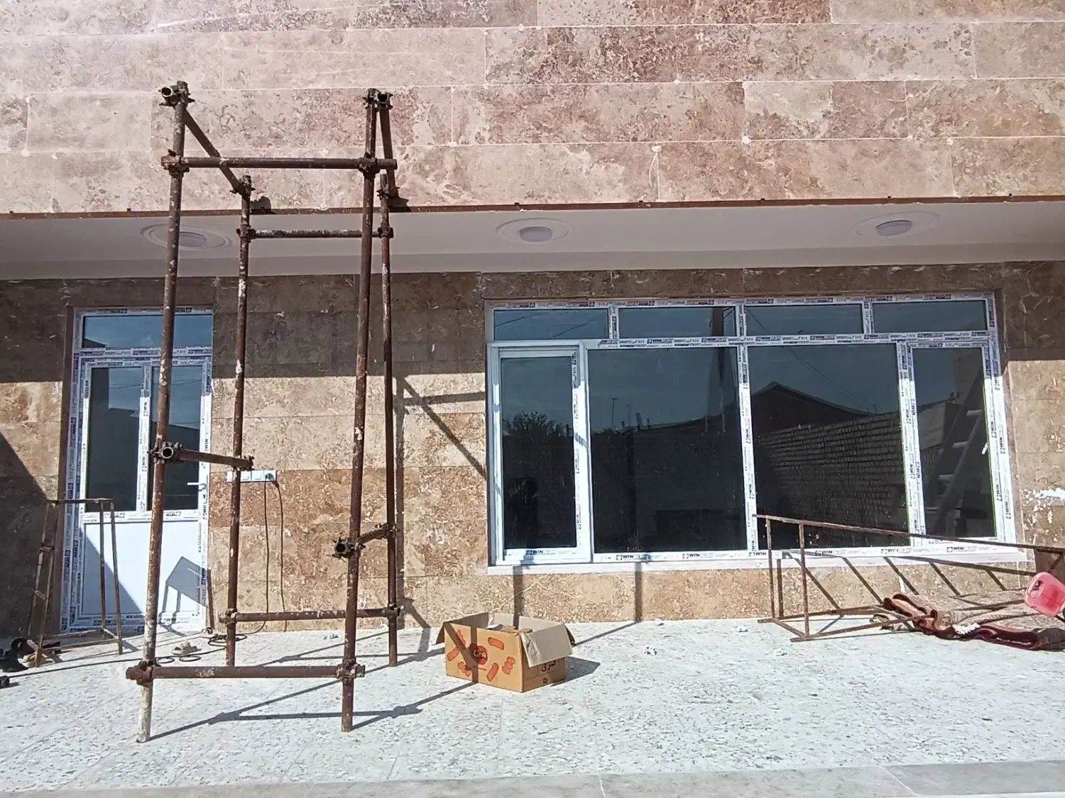 ساخت انواع درب و پنجره دوجداره upvc|خدمات پیشه و مهارت|قم, آزادگان|دیوار