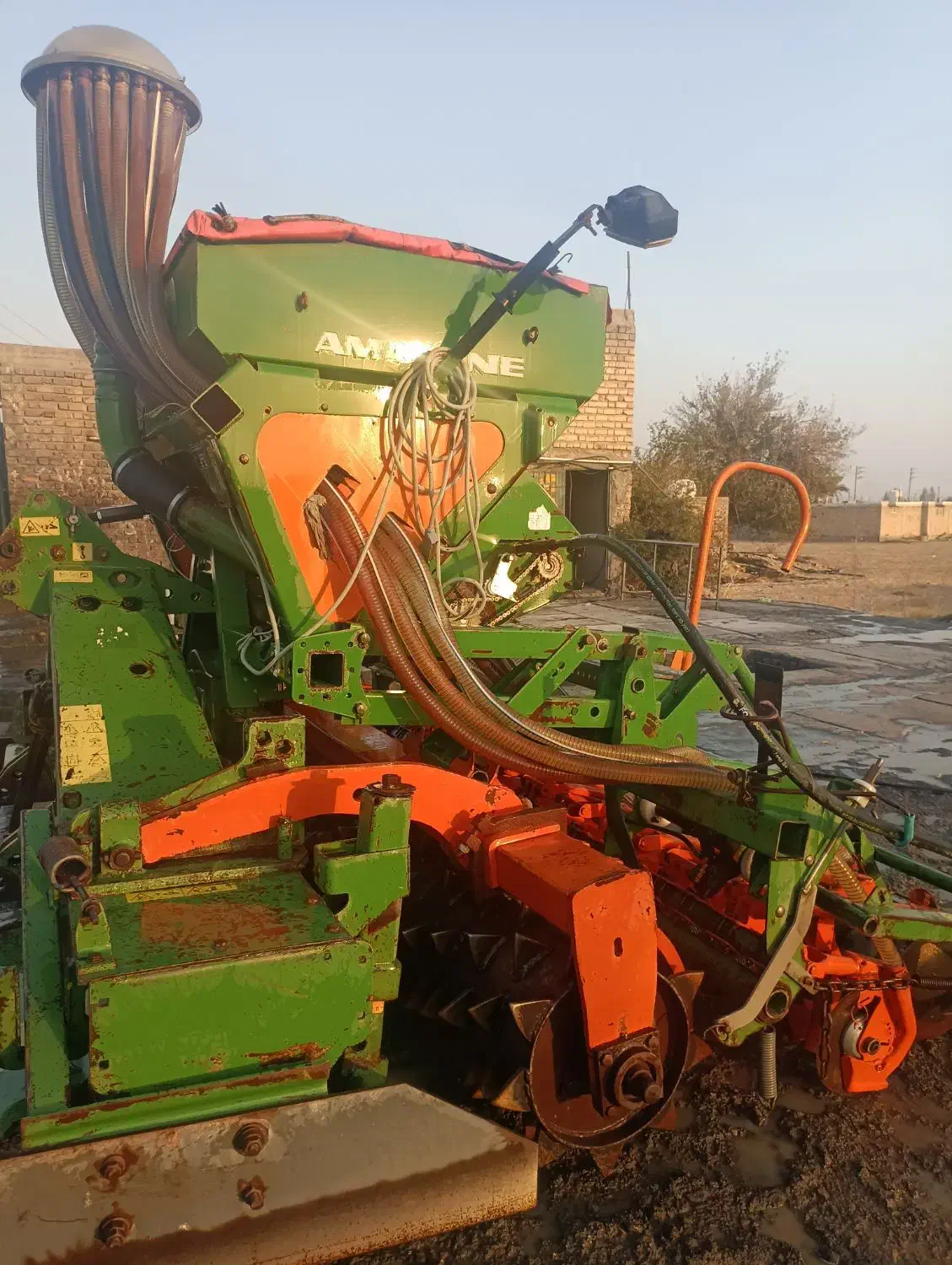 تراکتور نیوهلند اسکریپر و کمبینات|خودرو سنگین|صدرا-فارس, فاز ۱|دیوار