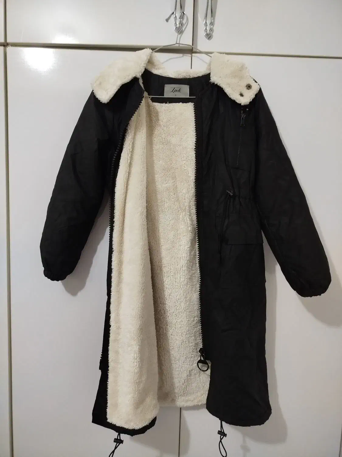 لباس زمستانی|لباس|زیویه, |دیوار