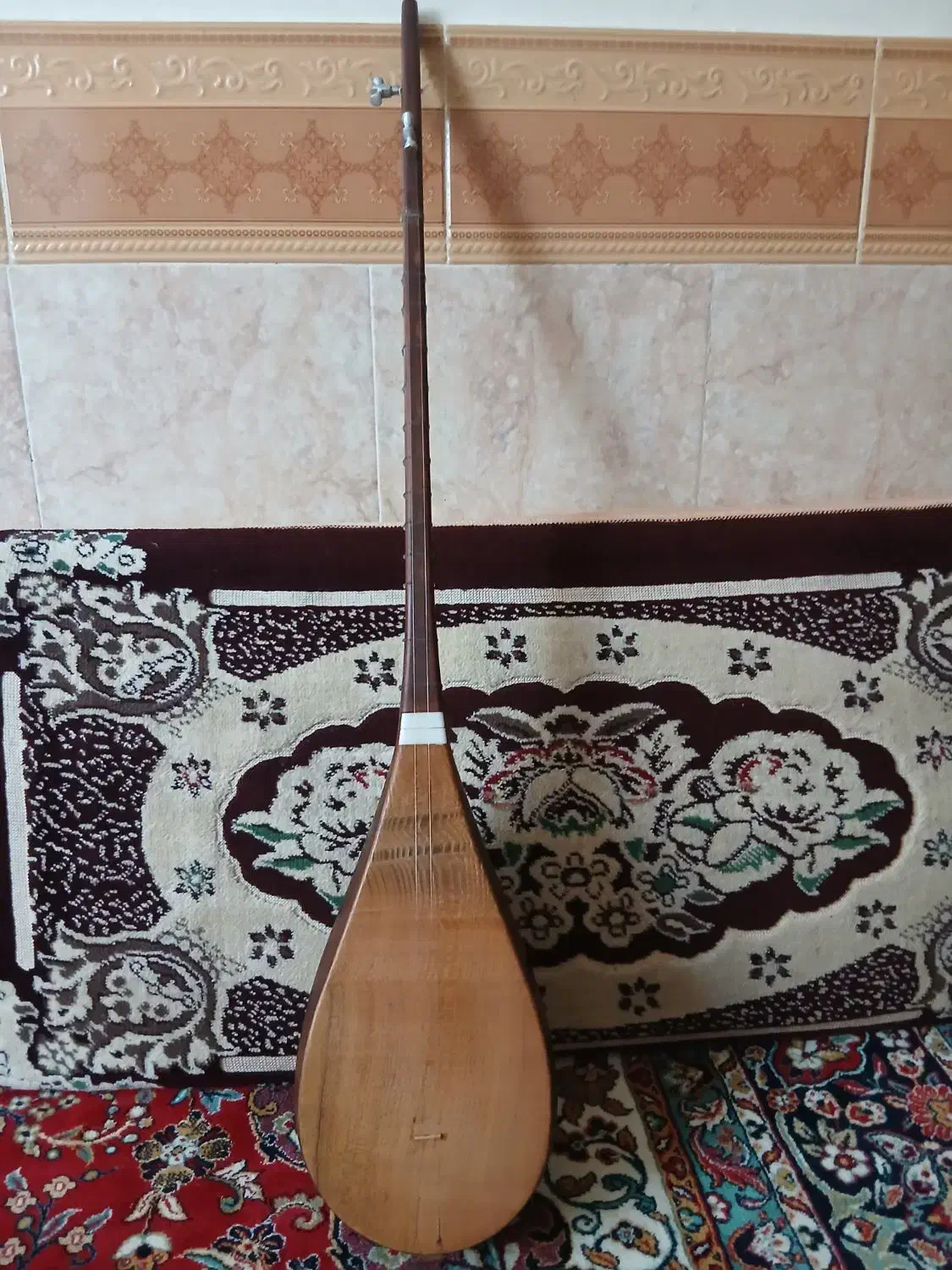 دوتار فروشی..|سازهای سنتی|اسفراین, |دیوار