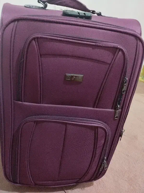 چمدان|کیف، کفش، کمربند|کرج, برغان|دیوار