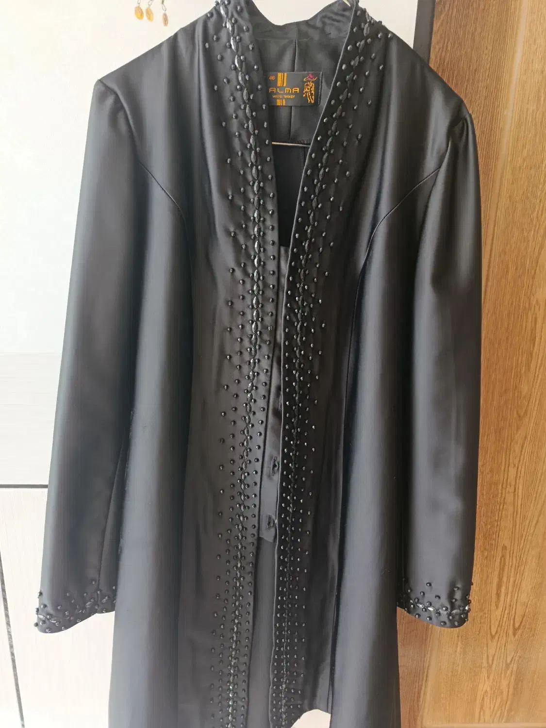 سه تا مانتو پابه نو خیلی کم پوشیده شده|لباس|نجف‌آباد, رجایی شمالی|دیوار