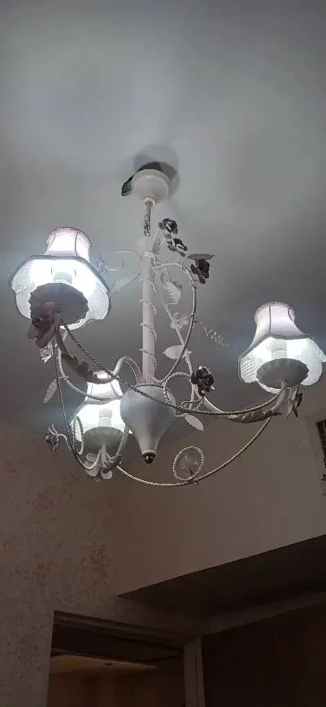 لوستر فانتزی سه شاخه|لوستر و چراغ آویز|تهران, اباذر|دیوار