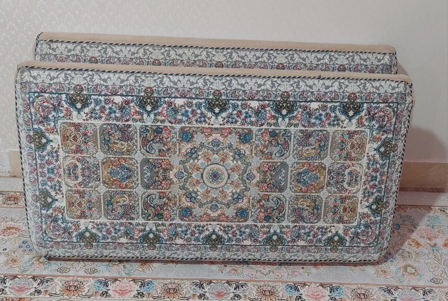 پشتی|پشتی|گرمسار, |دیوار