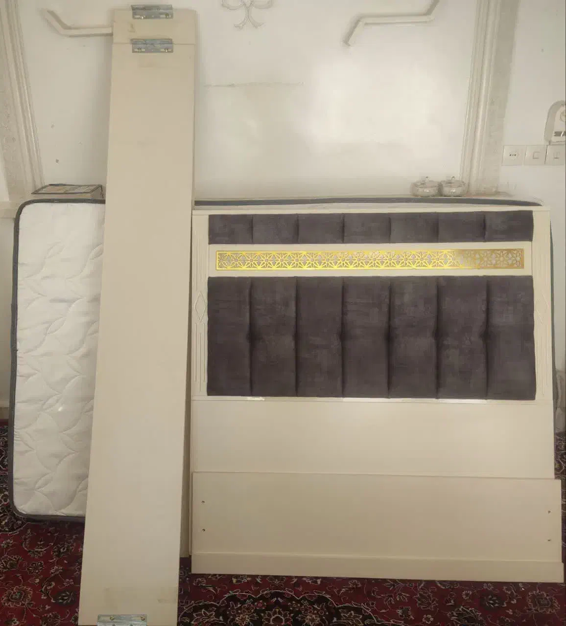 تخت خواب|تخت و سرویس خواب|قم, شاه احمد قاسم|دیوار