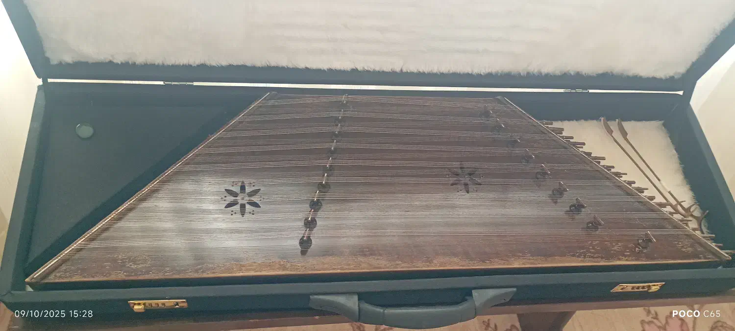 سنتور به همراه کیف ومیز و صندلی|سازهای سنتی|رشت, یخسازی|دیوار