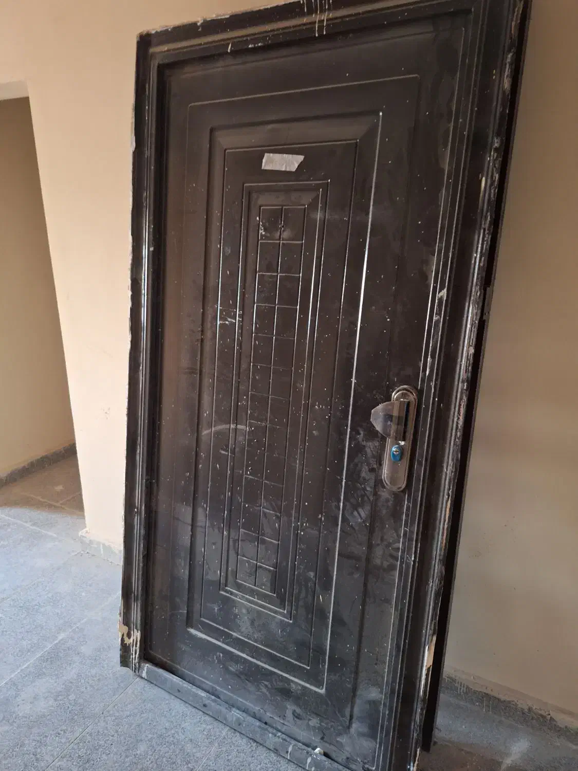 درب ورودی به همراه چارچوب|مصالح و تجهیزات ساختمان|پردیس, فاز ۱۱|دیوار