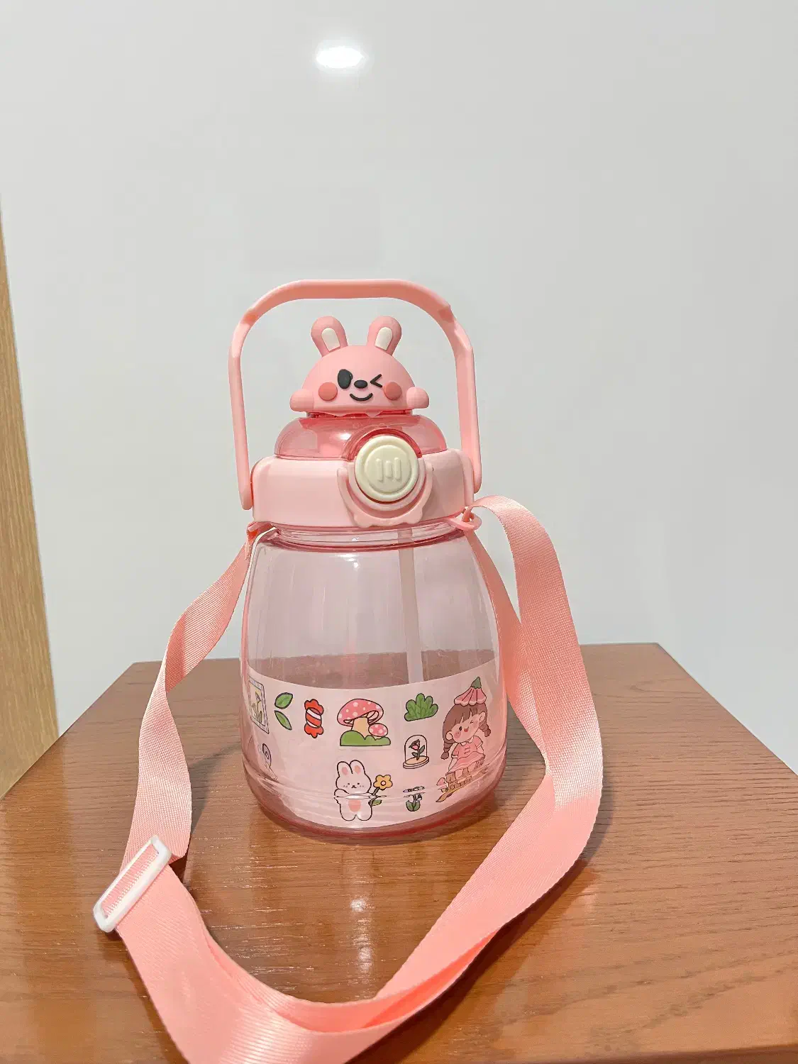 قمقمه آب|ظروف نگهدارنده، پلاستیکی، یک‌بارمصرف|ایلام, |دیوار