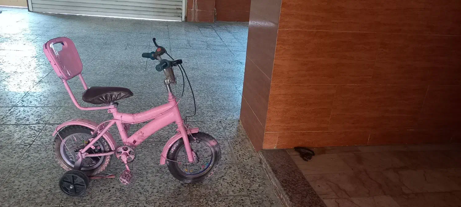 دوچرخه|دوچرخه، اسکیت، اسکوتر|رباطکریم, رباطکریم|دیوار