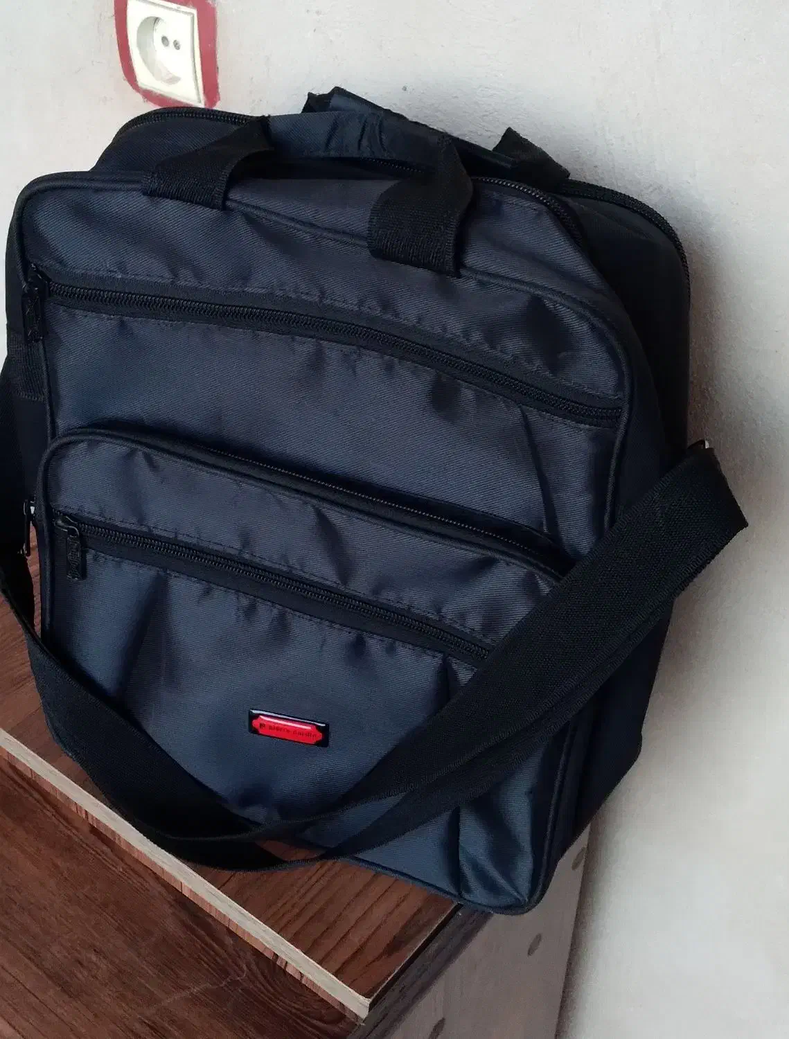 کیف دانشجویی. نو|کیف، کفش، کمربند|تاکستان, |دیوار