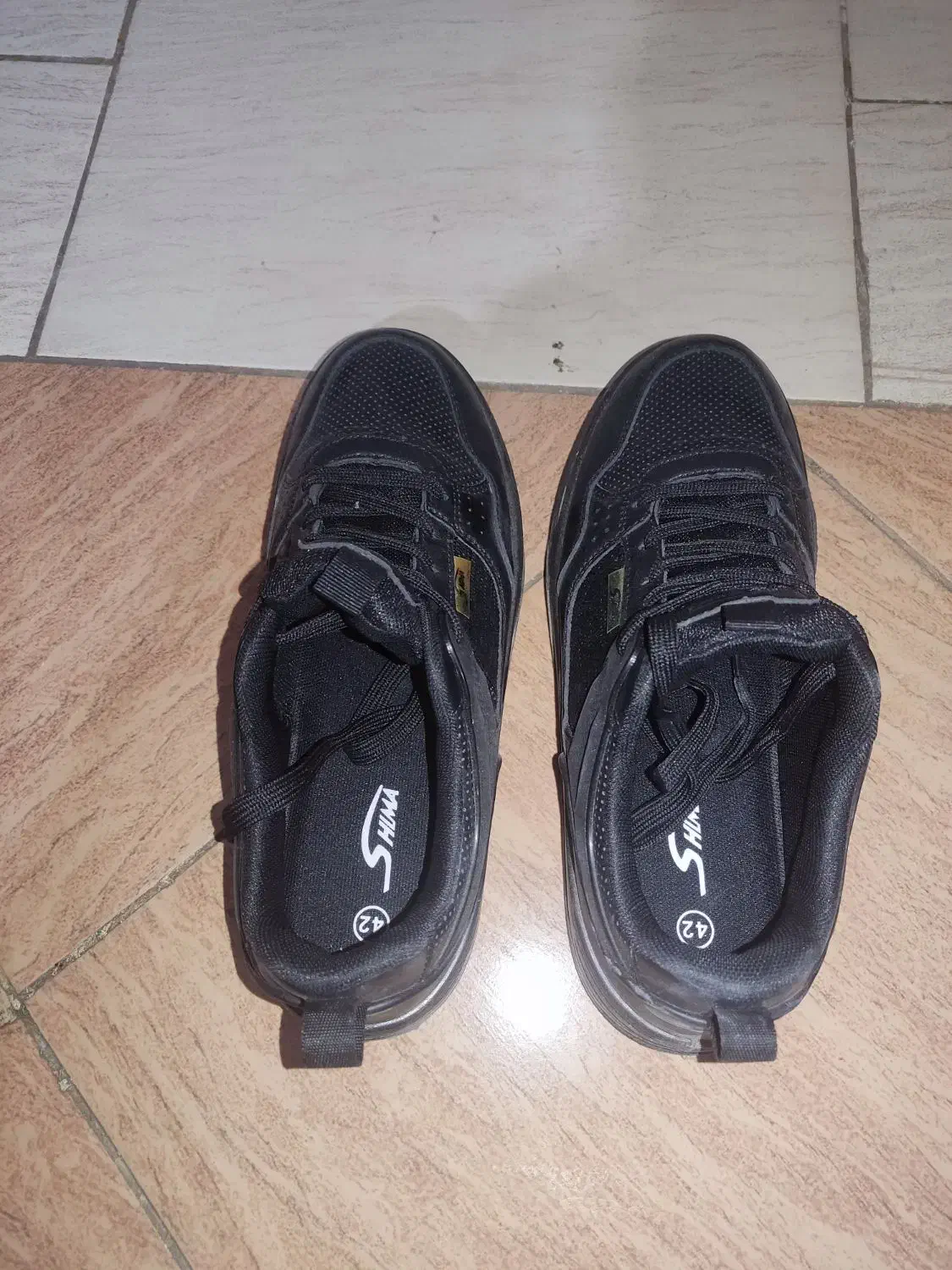 کفش|کیف، کفش، کمربند|شیراز, فرهنگیان|دیوار