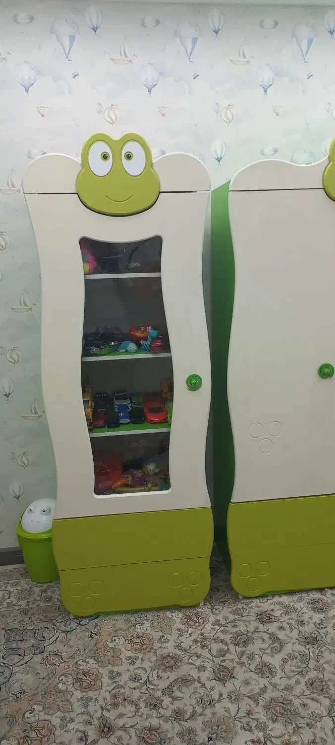 تخت، کمد و ویترین کودک، نوجوان وکیوم|تخت و سرویس خواب|شیراز, جانبازان|دیوار