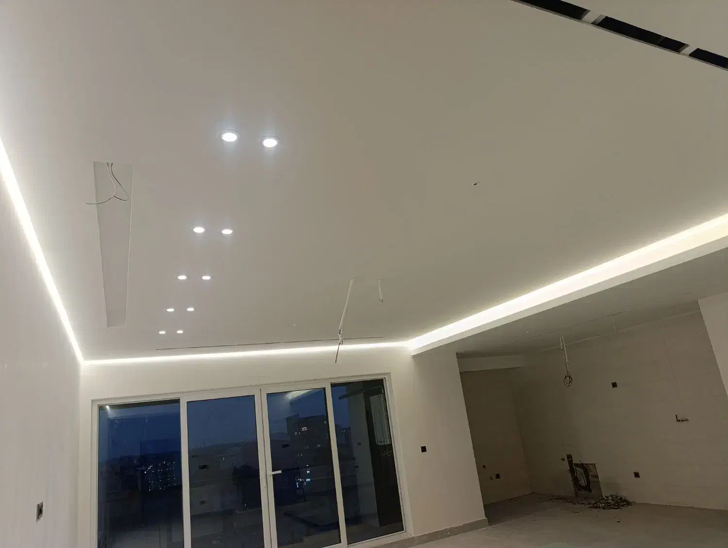 نصب عنوایی چراغ|خدمات پیشه و مهارت|حویق, |دیوار