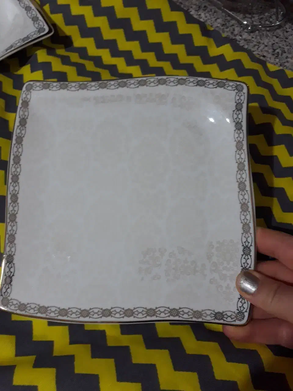 چینی تقدیس|ظروف سرو و پذیرایی|سمنان, |دیوار