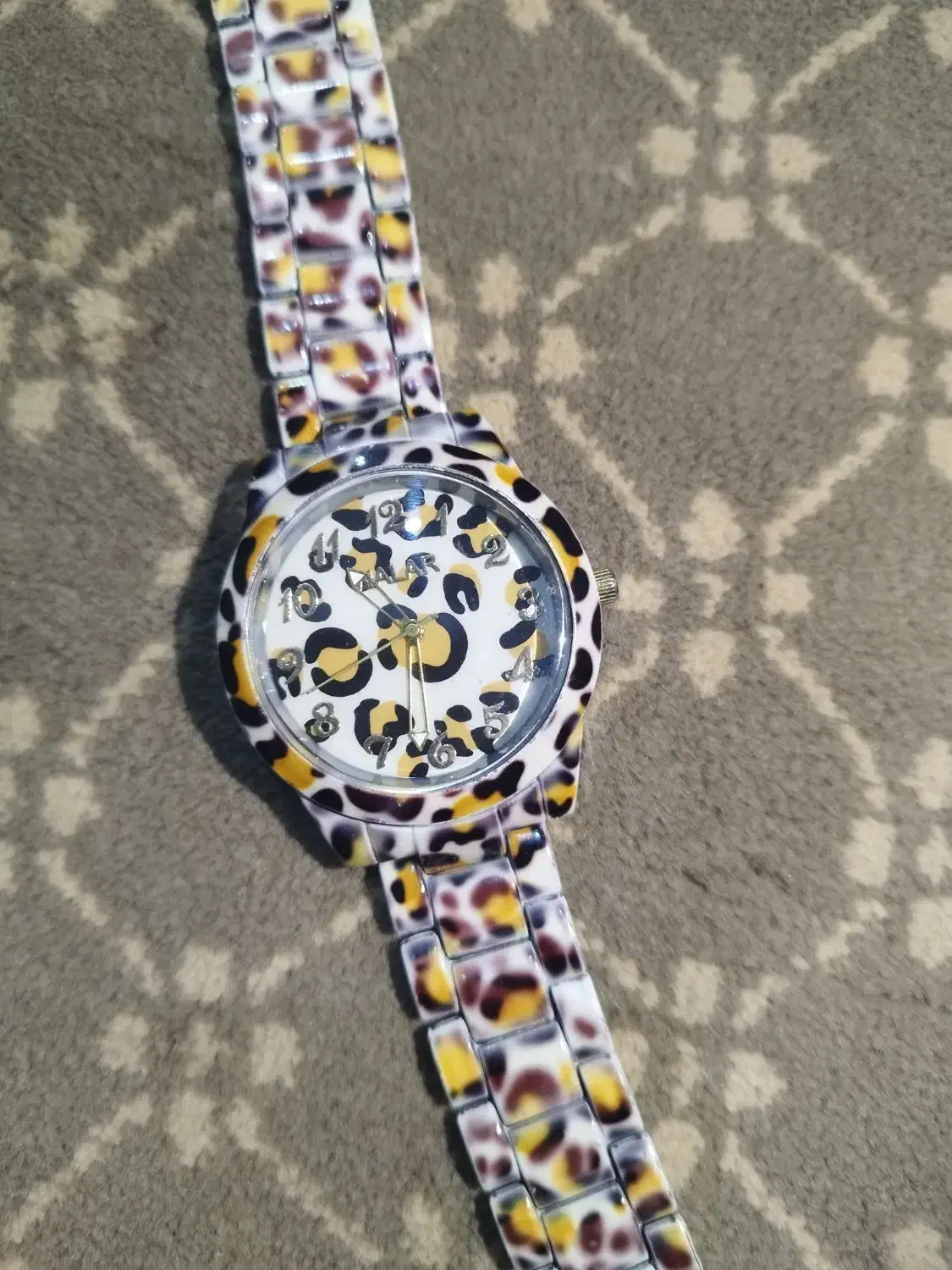 ساعت اوماکس..|ساعت|جهرم, |دیوار