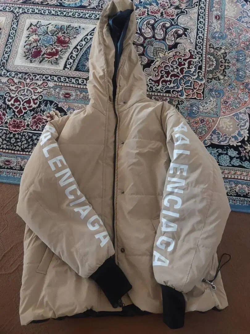 کاپشن|لباس|تیران, |دیوار