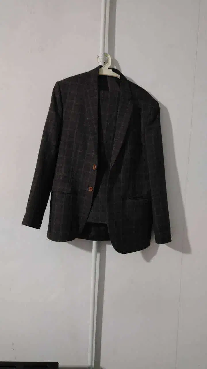 مانتو و کت و شلوار نو و در حد نو|لباس|نورآباد, |دیوار