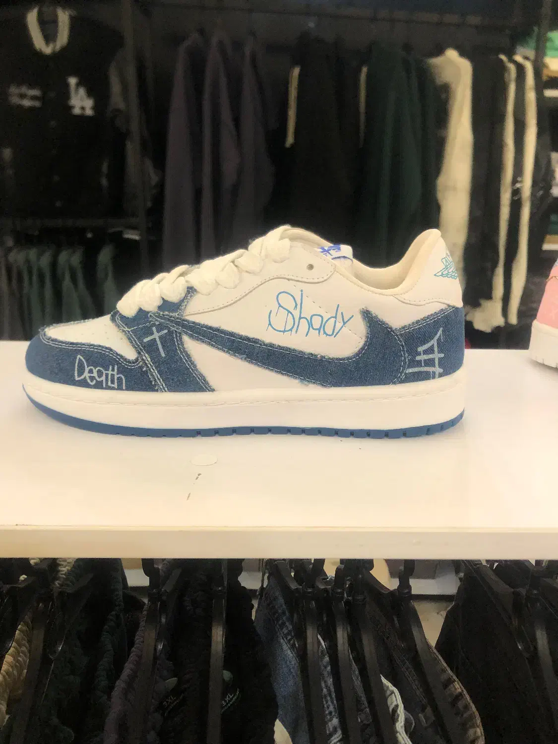 کتونی نایک تراویس ویتنامی|کیف، کفش، کمربند|ایلام, |دیوار