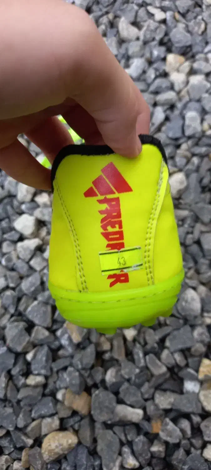 کفش فوتبال مخصوص چمن مصنوعی سایز ۴۳|کیف، کفش، کمربند|سرخرود, |دیوار