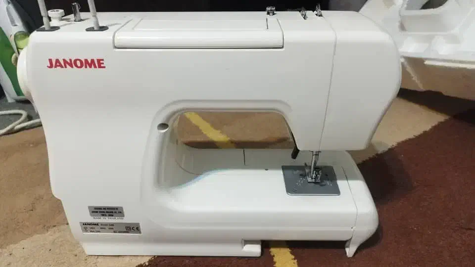 چرخ خیاطی جانومه نو کارنکرده|چرخ خیاطی و ریسندگی|صدرا-فارس, فاز ۱|دیوار