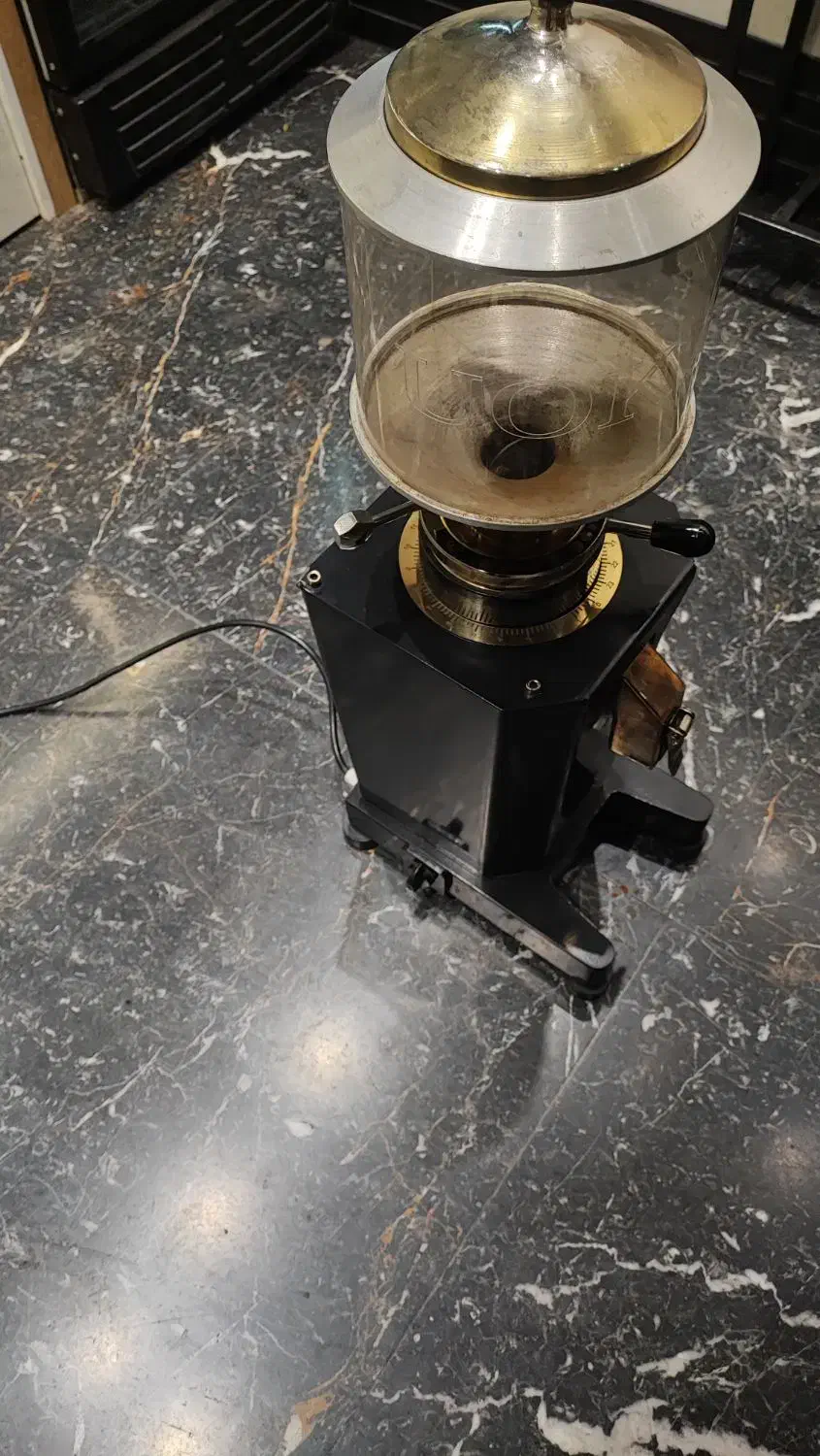 آسیاب صنعتی فله زن در حد نو|فروشگاه و مغازه|قم, زنبیل آباد|دیوار