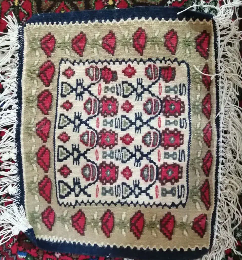 گلیم نخ ابریشم|گلیم، جاجیم، گبه|رشت, بازار|دیوار