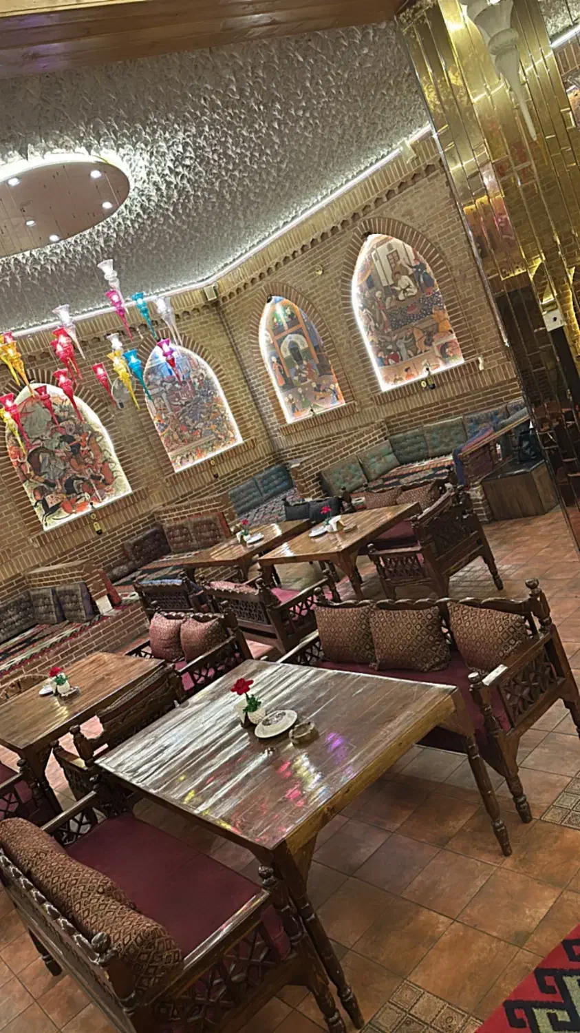 برای همکاری در سفره خانه|استخدام خدمات فروشگاه و رستوران|تهران, لاله زار|دیوار
