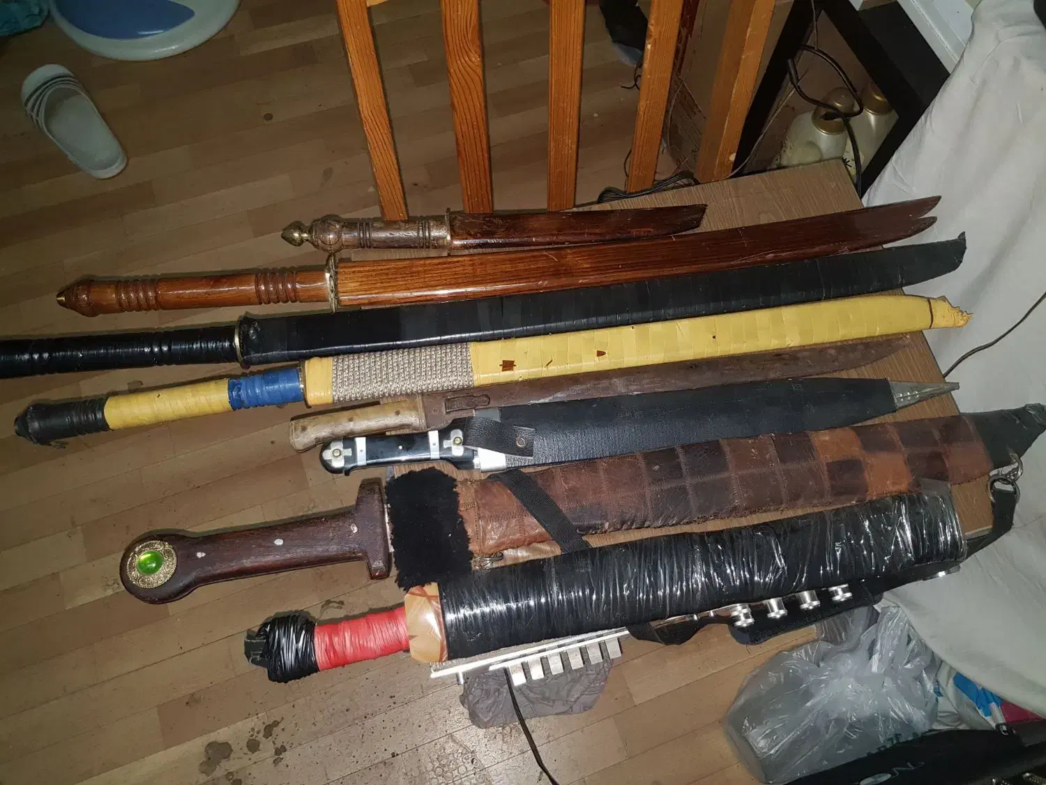 چقووشمشیر قدیم وخیلی قدیم|کلکسیون اشیاء عتیقه|تهران, یوسفآباد|دیوار