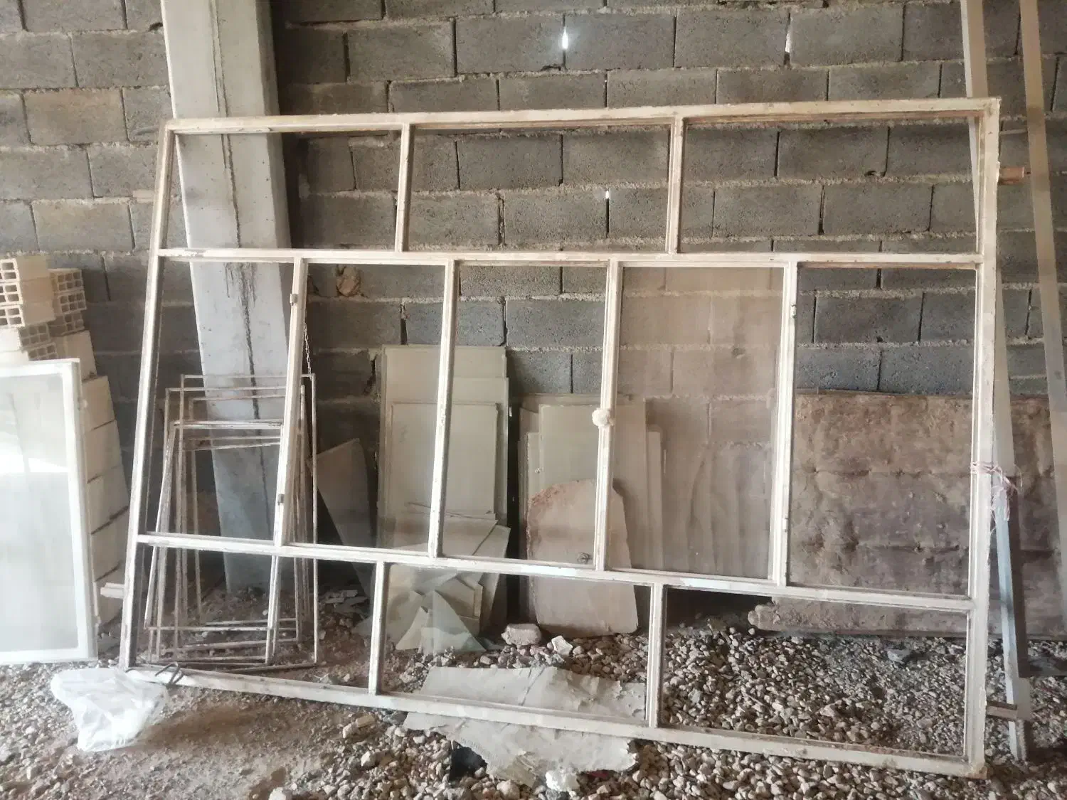 فروش پنجره آهنی دست دوم|مصالح و تجهیزات ساختمان|بن, |دیوار