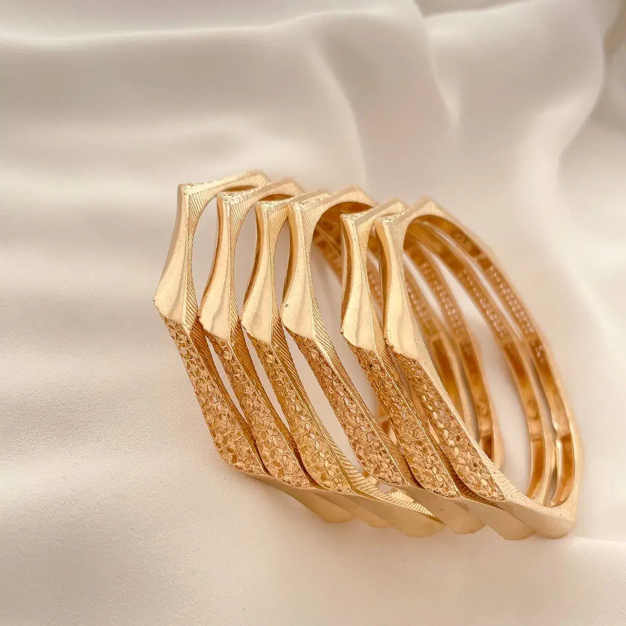 النگو اماراتی مدل نوفل  طراحی مدرن|بدلیجات|تربت‌حیدریه, باغ ملی|دیوار