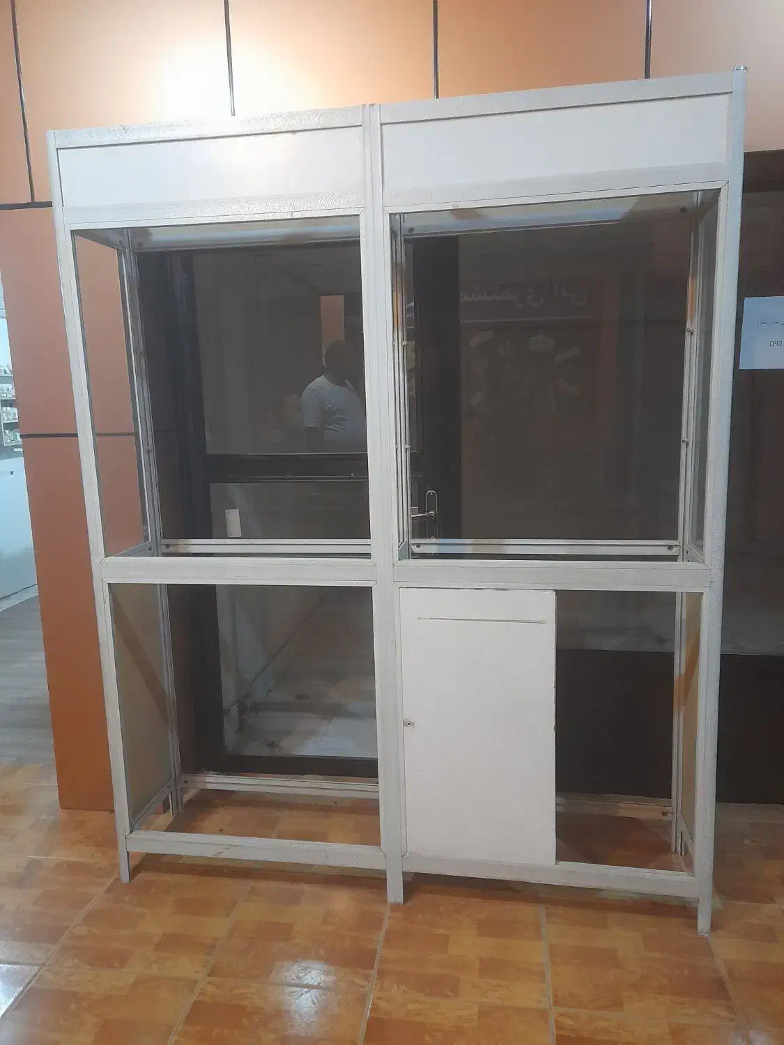 ویترین مغازه|بوفه، ویترین، کنسول|تاکستان, |دیوار