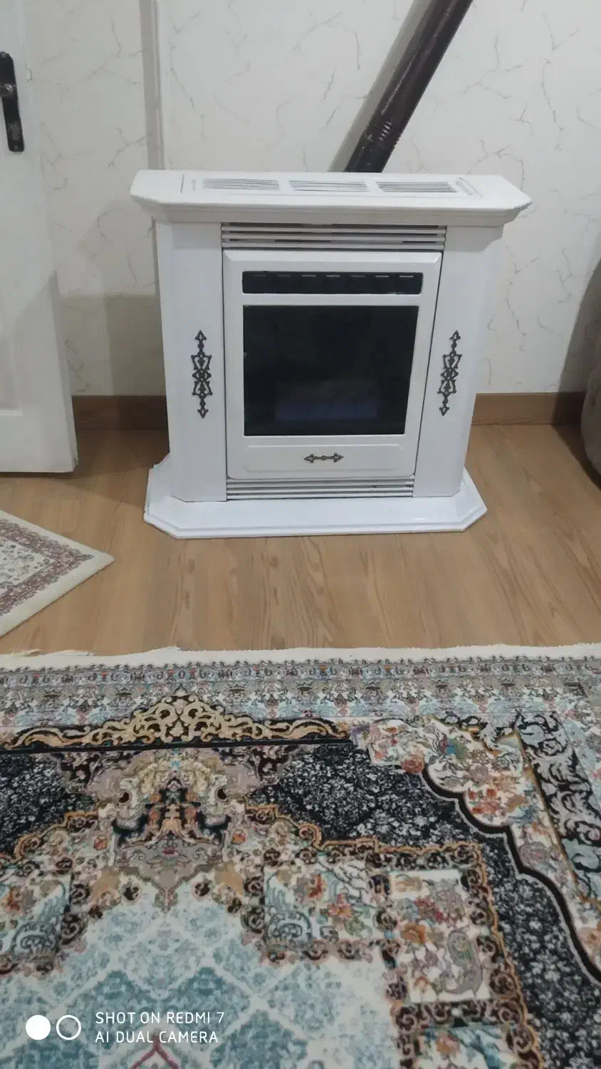 بخاری گازی بزرگ سالم فقط تماس پاسخگو هستم|بخاری، هیتر، شومینه|ارومیه, |دیوار