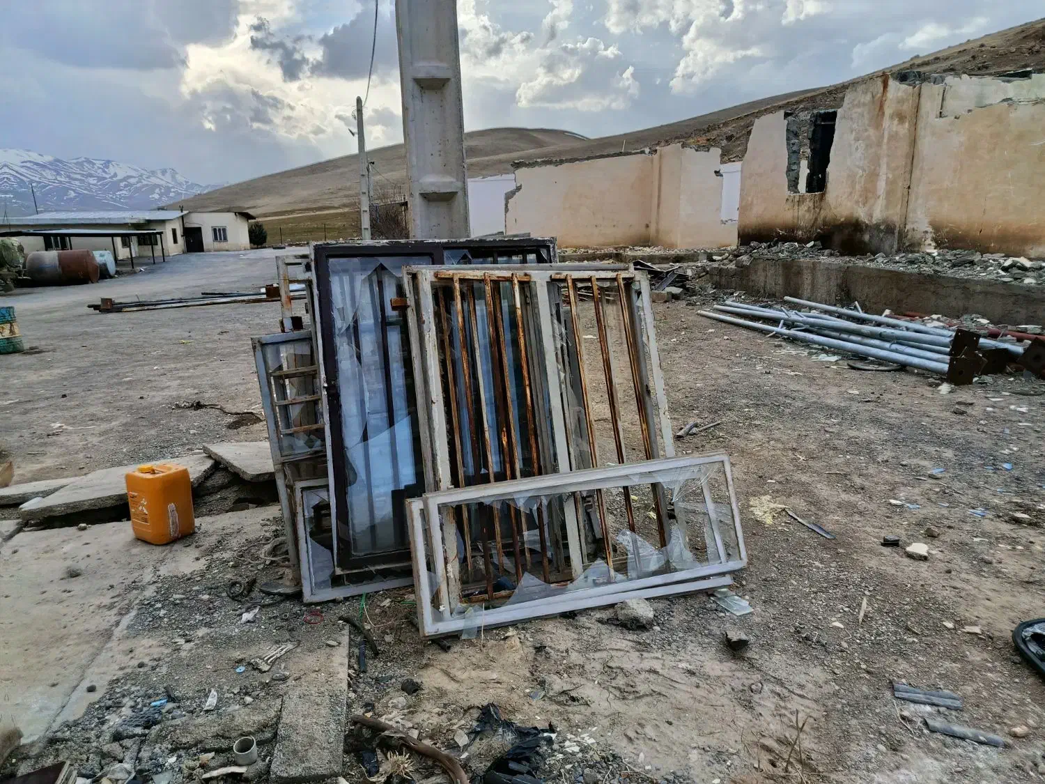 پنجره|مصالح و تجهیزات ساختمان|سنندج, |دیوار