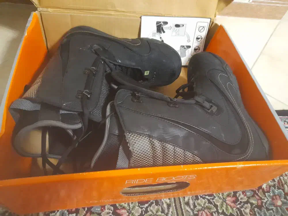 بوت|کیف، کفش، کمربند|رشت, دیانتی|دیوار