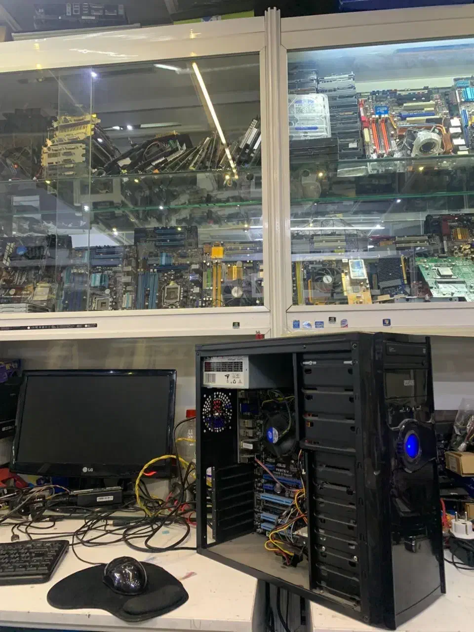 تعمیرات کامپیوتر و لپ تاپ|خدمات رایانه‌ای و موبایل|تهران, صادقیه|دیوار