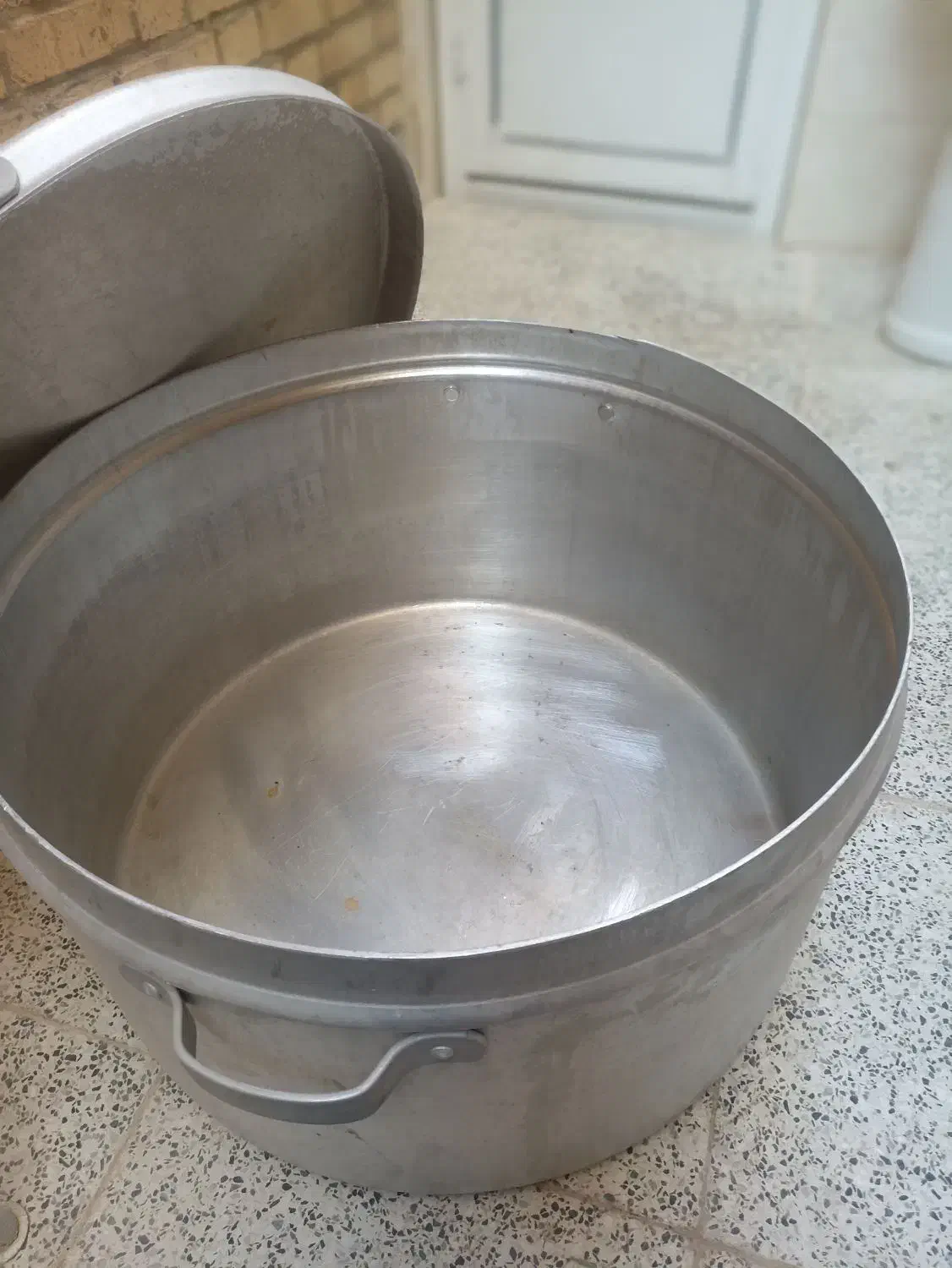 دیگ درحد نو|ظروف پختوپز|میبد, |دیوار