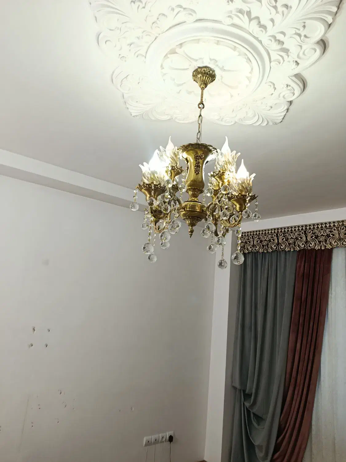 فروش  چندلوازم  خانه. بصورت فوری|لوستر و چراغ آویز|اردبیل, |دیوار