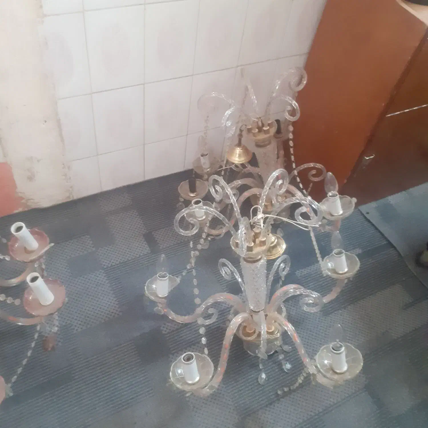 دو جفت لوستر سالم به شرط|لوستر و چراغ آویز|قم, نیروگاه|دیوار