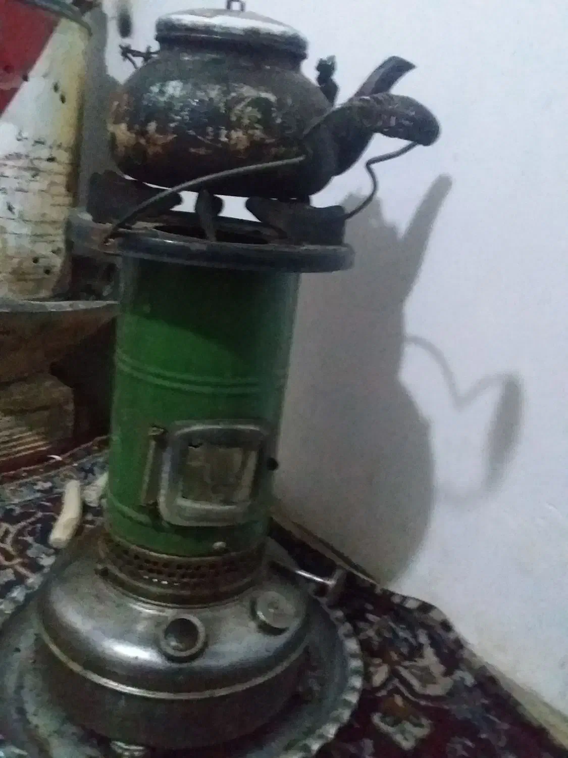 چراغ نفتی|کلکسیون اشیاء عتیقه|داران, |دیوار