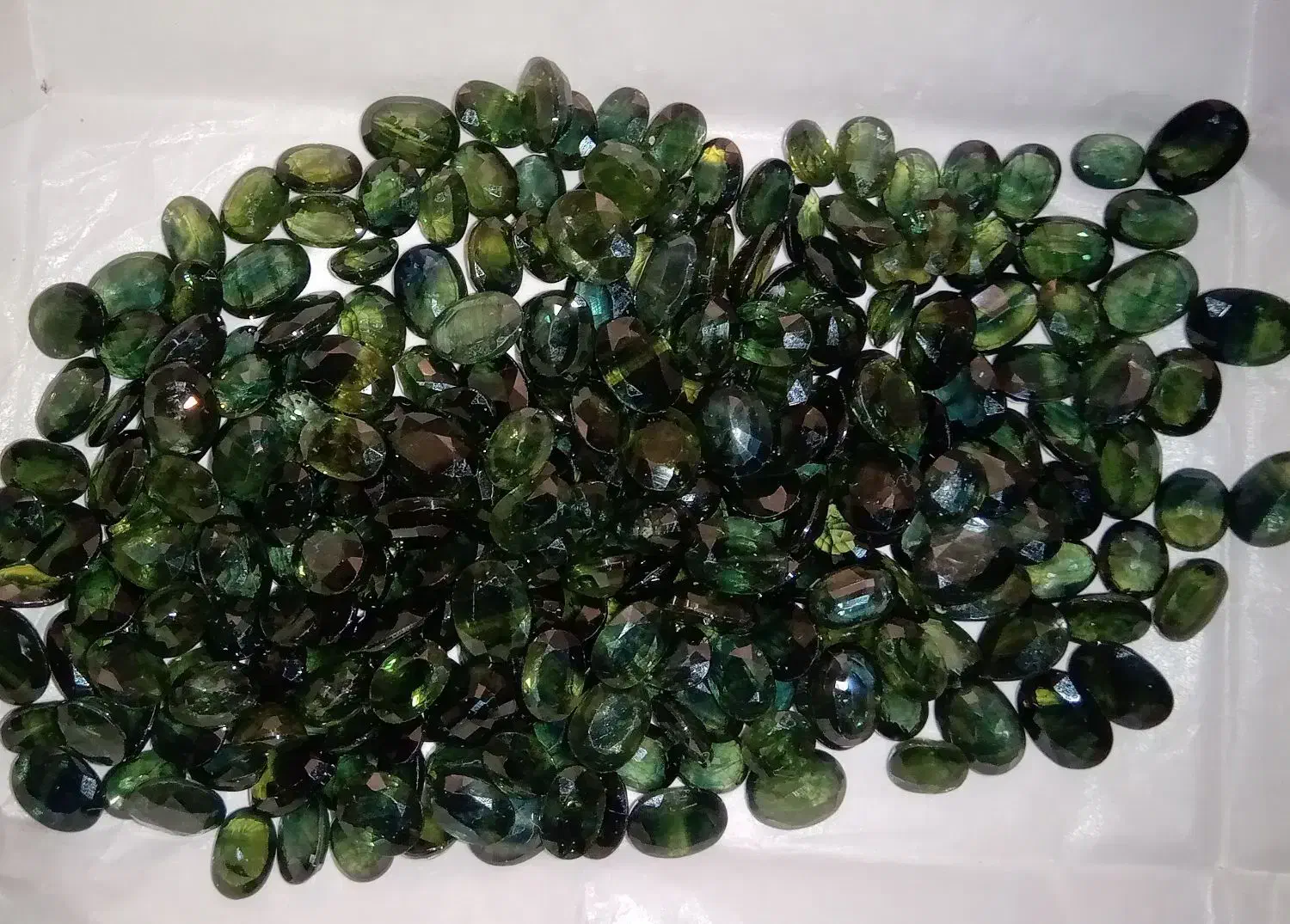 یاقوت سبز|جواهرات|تهران, اوین|دیوار