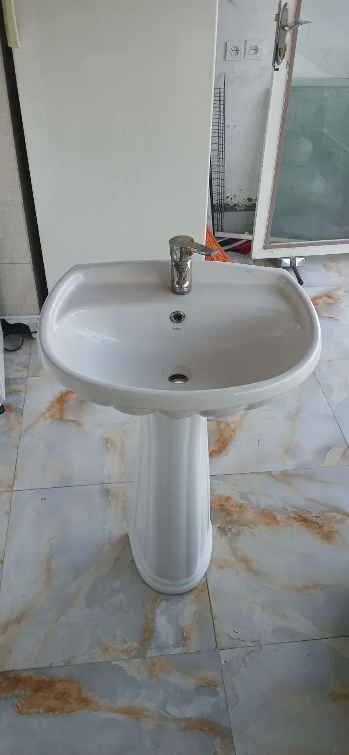 روشویی با شیر اهرمی تمیز درحد|لوازم سرویس بهداشتی|شاهین دژ, |دیوار