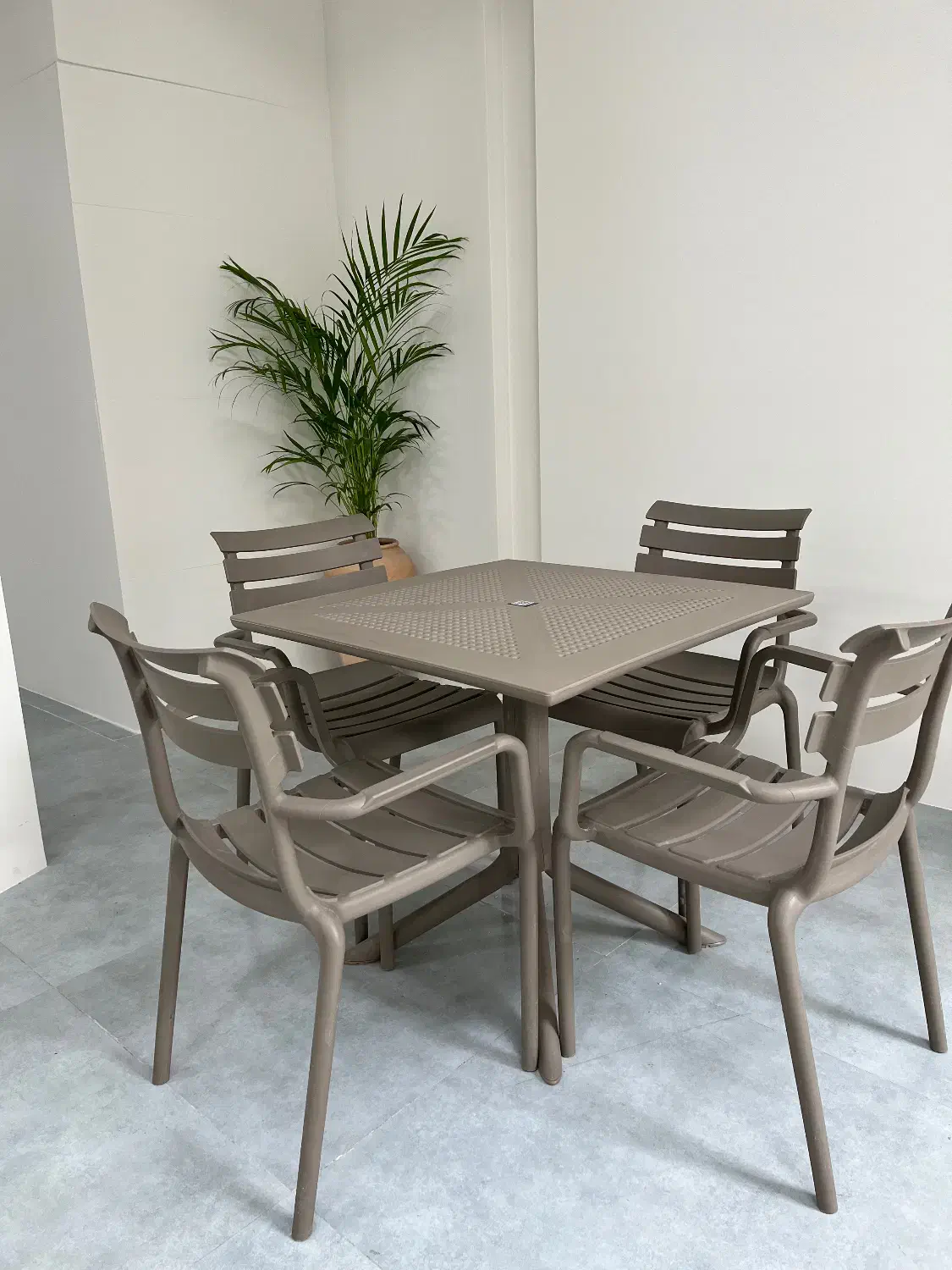 میز و صندلی برند نظری|کافیشاپ و رستوران|بابل, |دیوار